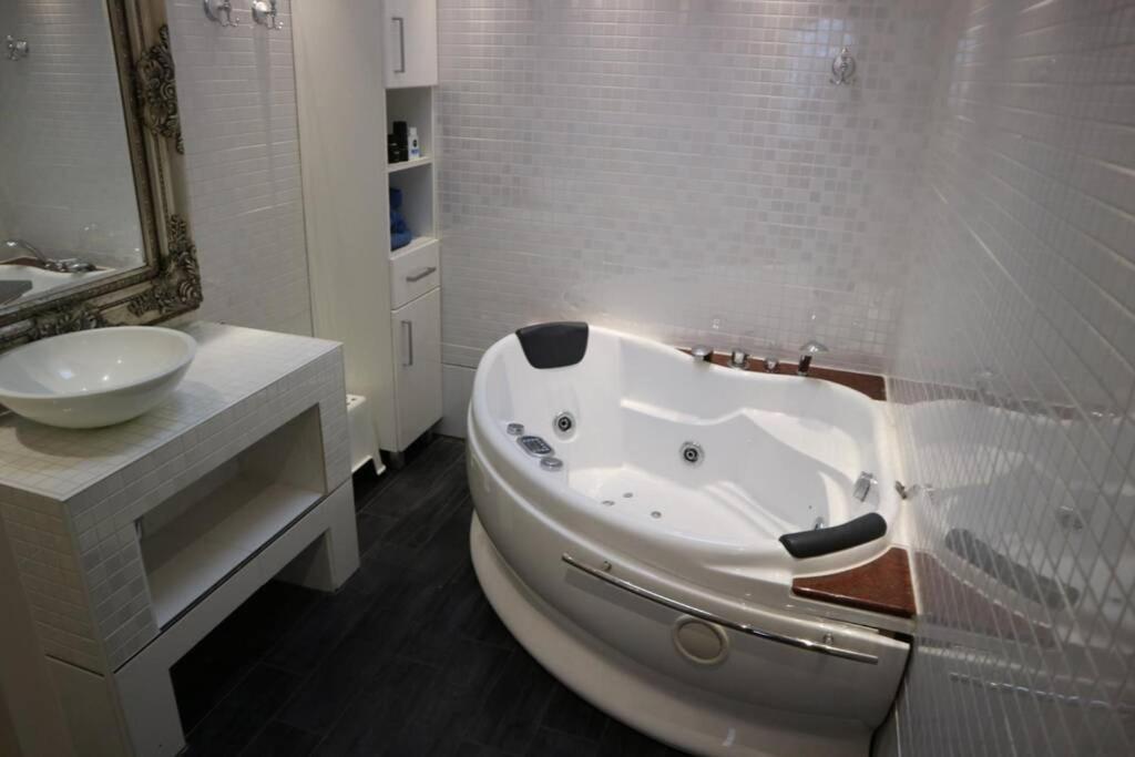 Lake House 74, Luxury Accommodation Ir Sauna Warmond Exterior foto